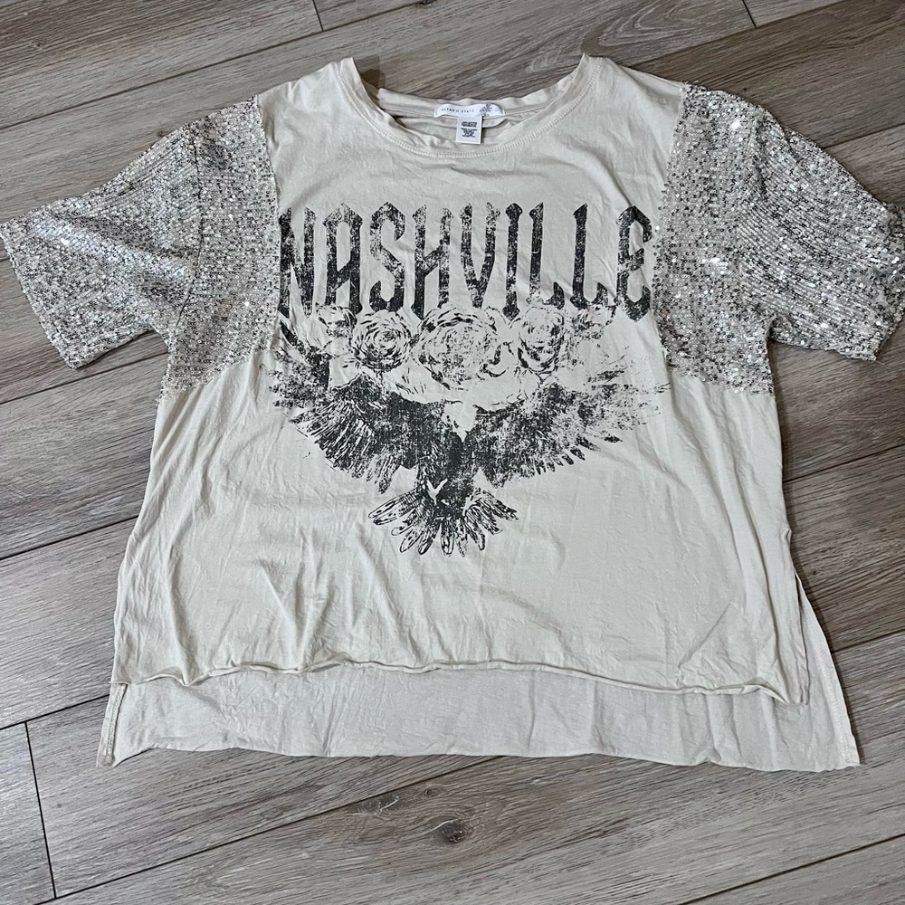 Altar'd State Cream and Silver Short Sleeve Tees Nashville
